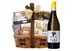 Send Elegant Birthday Wine Gift Baskets in the USA – Fast Delivery!